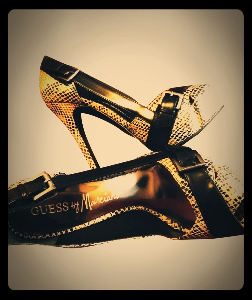 Guess by Marciano Platform Open-toed Pump